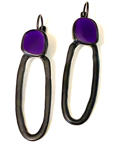 TJ e101A1 purple earrings