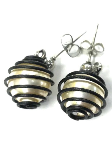 SGP PLANETS white earrings