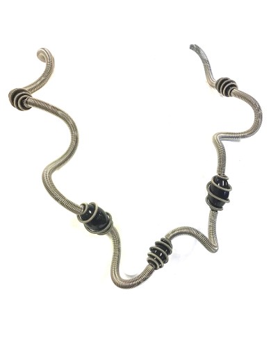 SGP PEARLS IN CAGE black